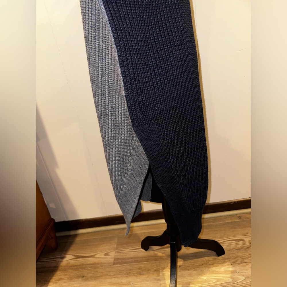 MOTH by Anthropologie Long Tunic Turtleneck Sweater- Size Large - Picture 4 of 9